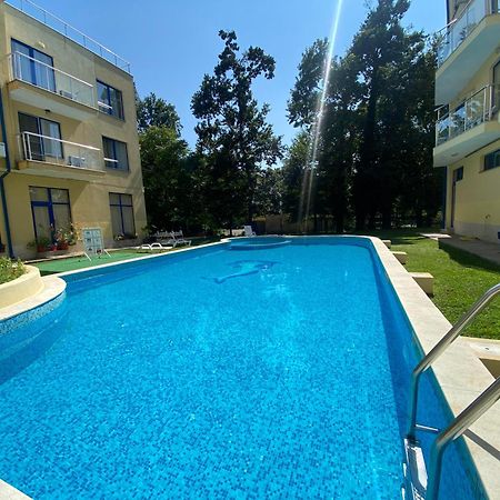 Solei Apartments Primorsko Exterior photo