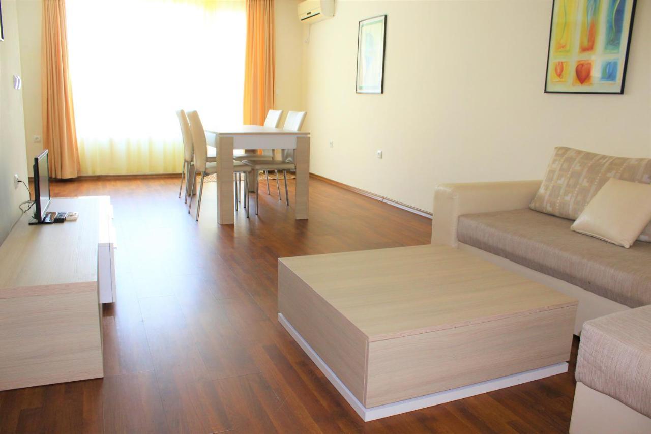 Solei Apartments Primorsko Exterior photo
